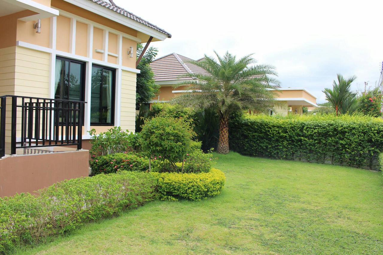 Hotel Ban Sumalai à Rayong Extérieur photo