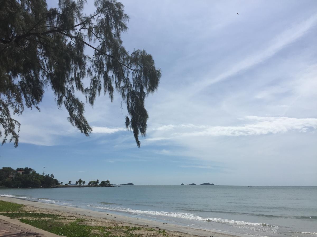 Hotel Ban Sumalai à Rayong Extérieur photo
