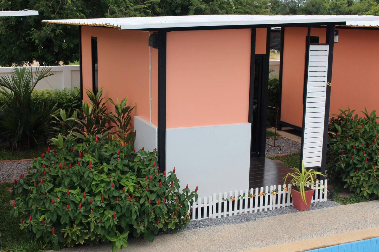 Hotel Ban Sumalai à Rayong Extérieur photo