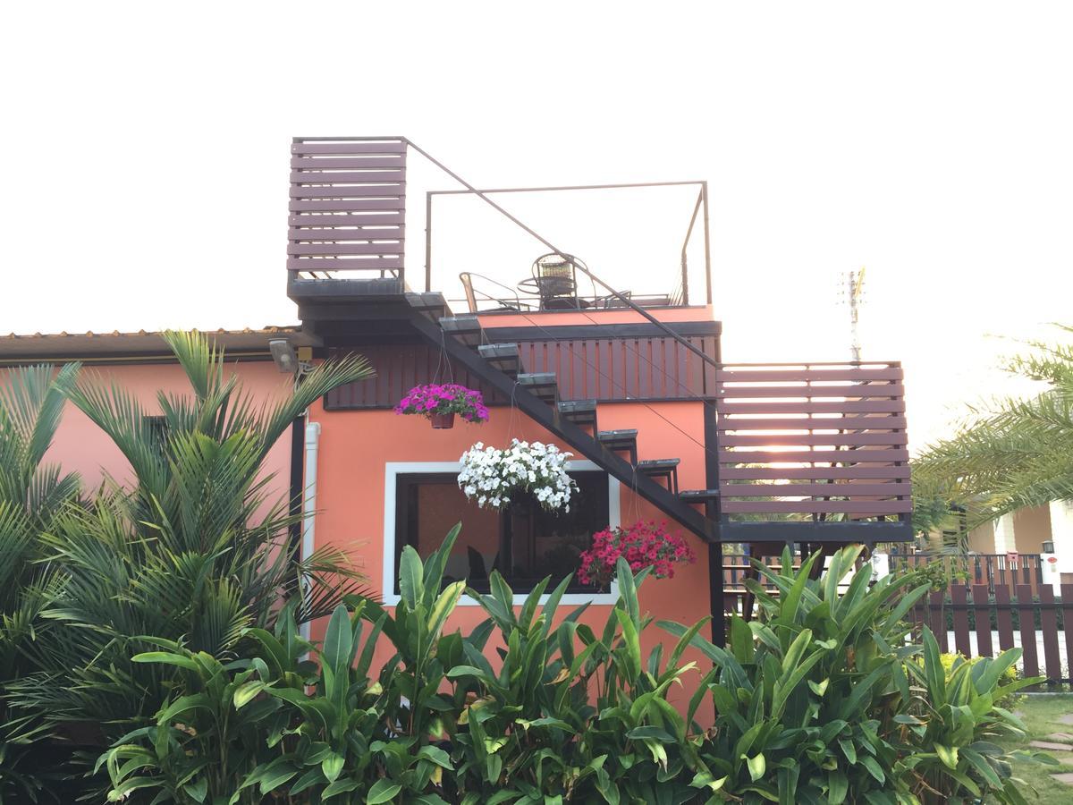 Hotel Ban Sumalai à Rayong Extérieur photo