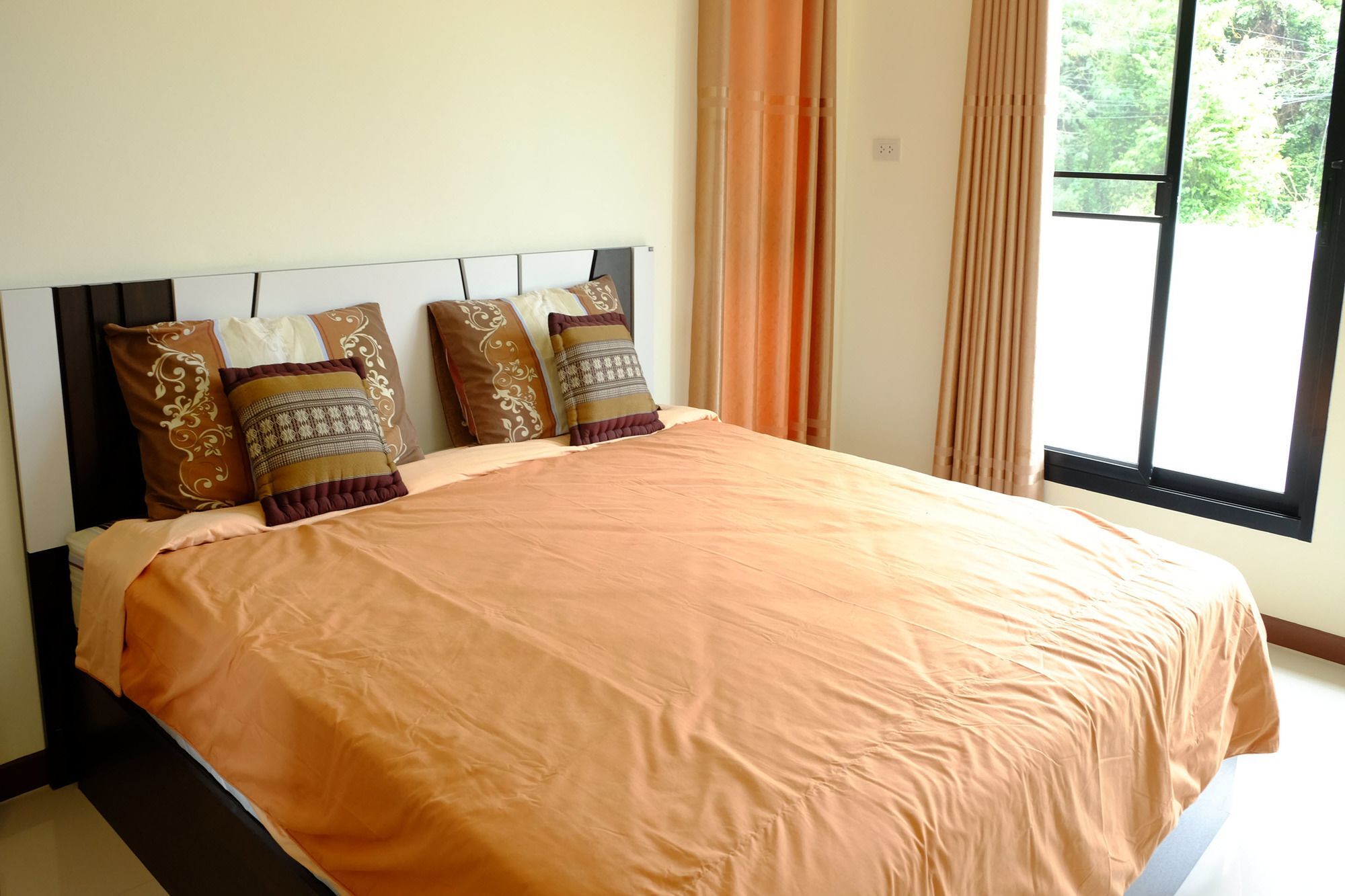 Hotel Ban Sumalai à Rayong Extérieur photo