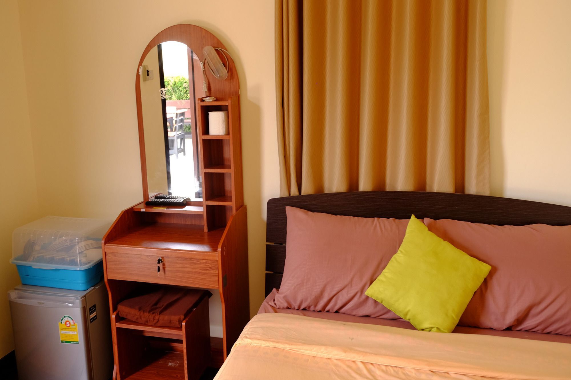 Hotel Ban Sumalai à Rayong Extérieur photo